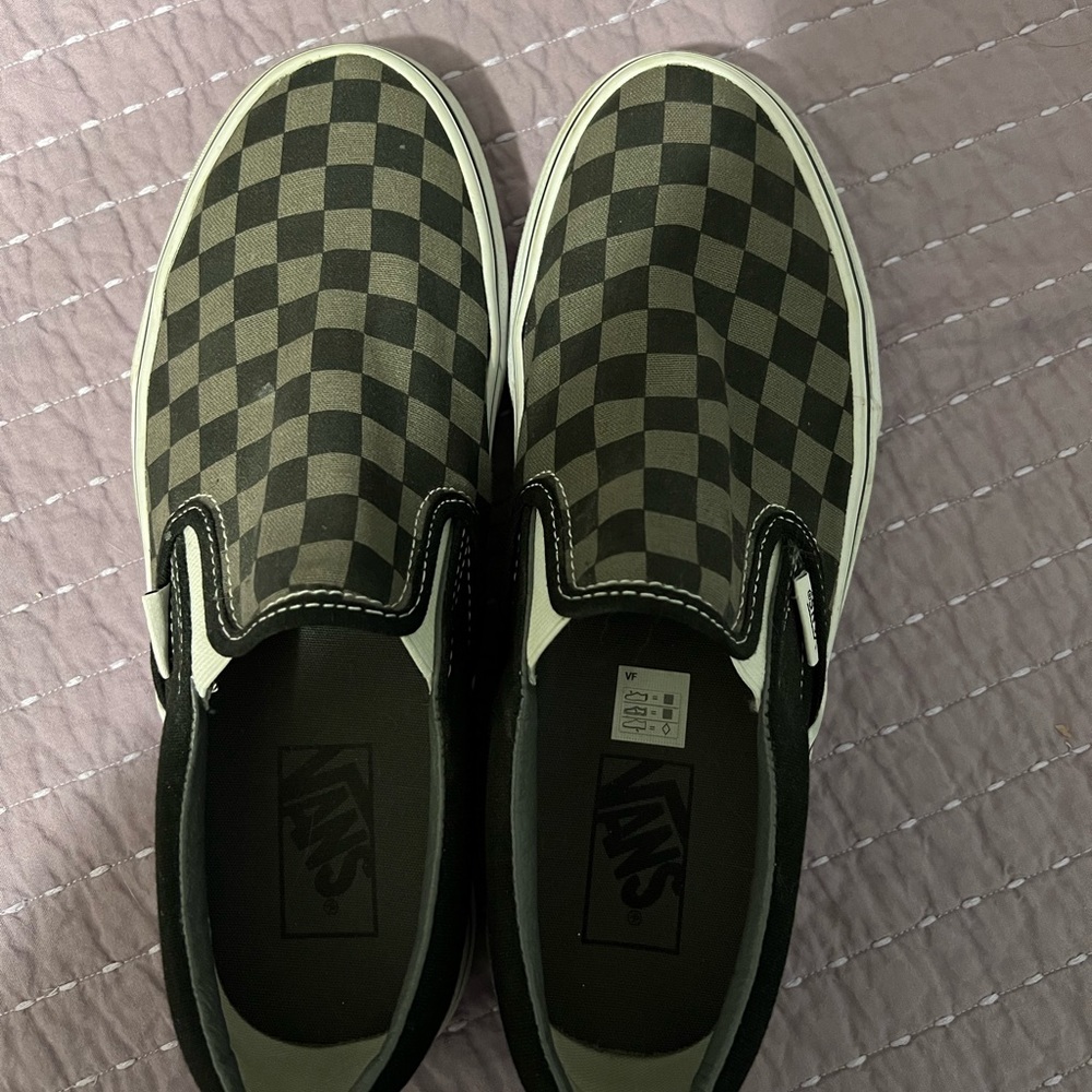 Women’s vans gray and black checkered size 8.5